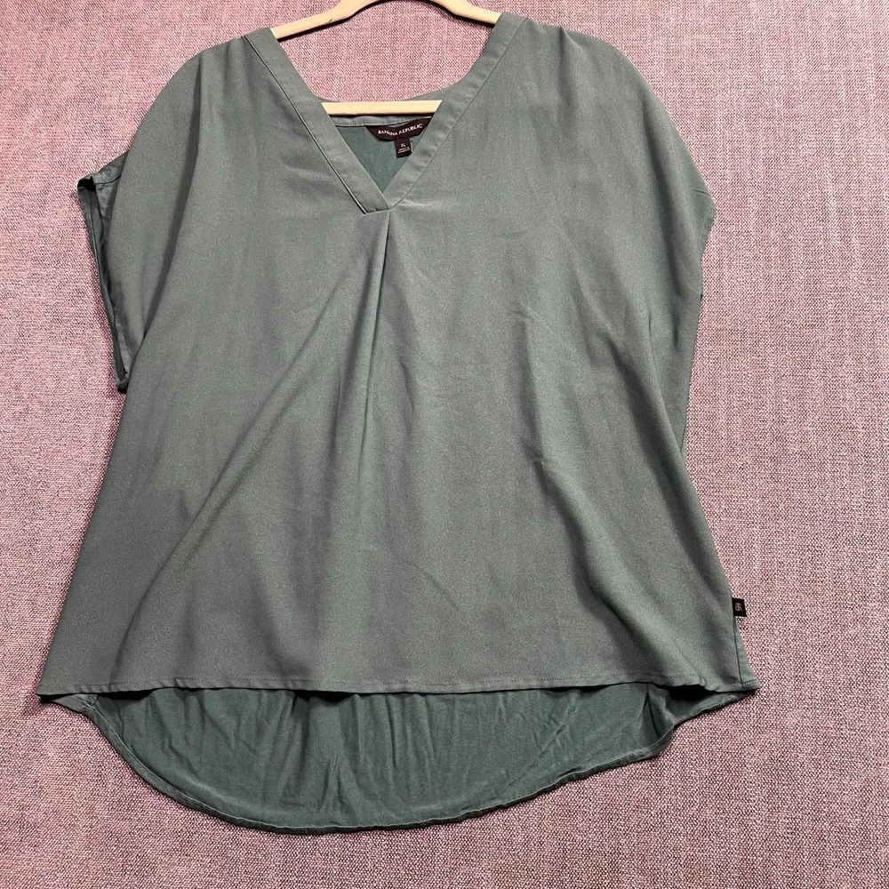 Banana Republic Blouse Womens XL Green V Neck High Low Hem Cap Sleeve Casual